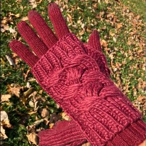 Burgundy Knit Gloves
